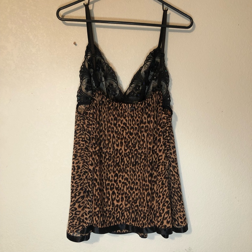 Lingerie - Picture 2 of 5